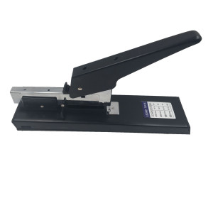 CUCITRICE DA TAVOLO LEONE 135 ALTI SPESSORI MAX 120FG COD. 76135